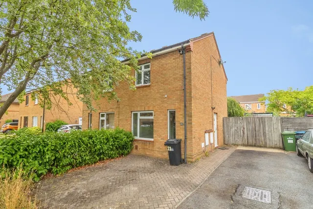 The Boundary, Oldbrook, Milton Keynes, Buckinghamshire, MK6, photo 1