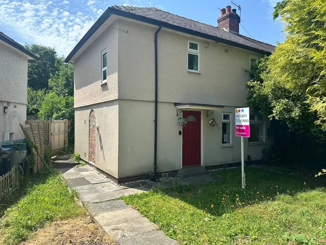 Hirst Wood Crescent, Shipley, photo 1