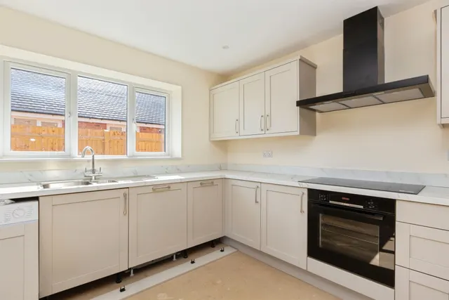 Photo 2 — Eythrope Road, Stone, Aylesbury