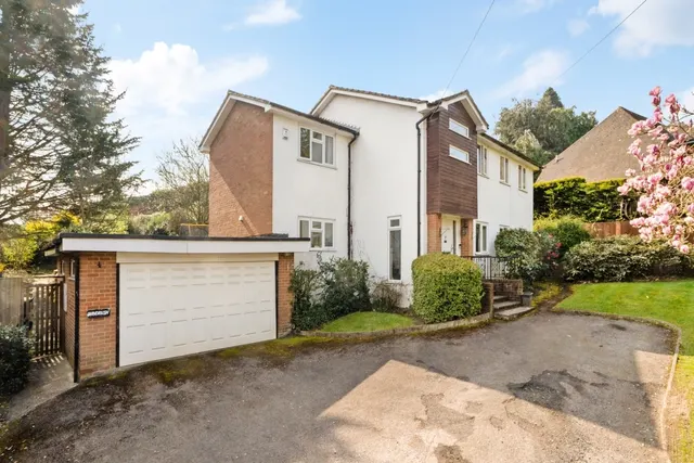 Oak End Way Gerrards Cross SL9, photo 1