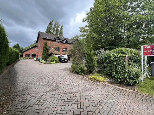 Manchester Road, Wilmslow, SK9, photo 1