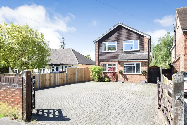 Aldershot Road, Church Crookham, Fleet, Hampshire, GU52 8JS, photo 1