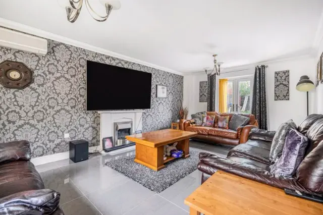 Photo 2 — Winstanley Lane, Shenley Lodge, Milton Keynes, Buckinghamshire, MK5 7BT