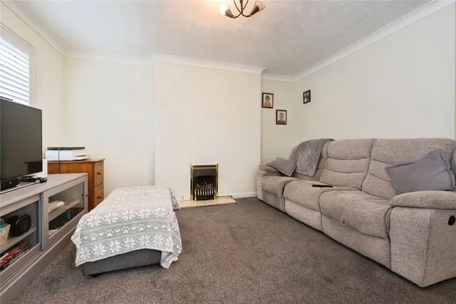 Torridge Gardens, West End, SO18, photo 2