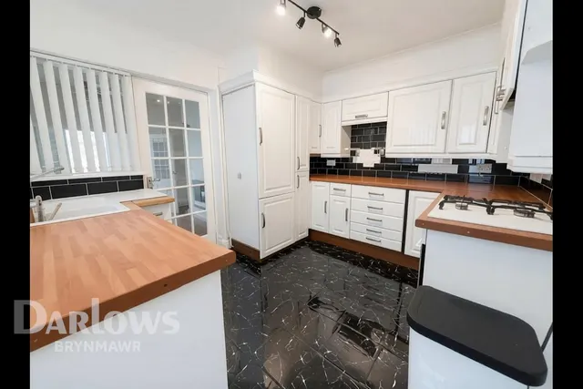 Cyril Place, Abertillery, photo 3