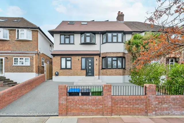 257 Raeburn Avenue, Surbiton, photo 1