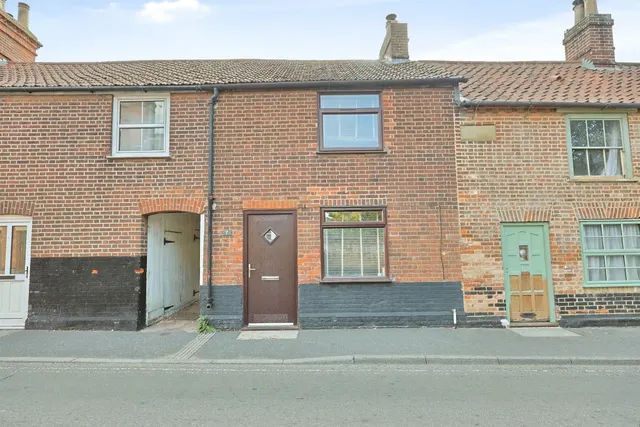 Avenue Road, Wymondham, NR18, photo 1