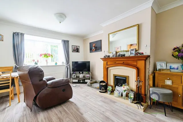 Nursery Gardens, Rochdale, OL16, photo 3