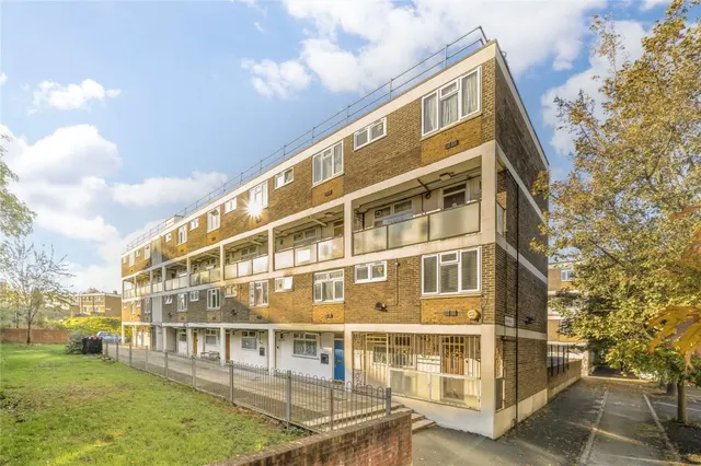 3 bedroom property, Trower House, E9
