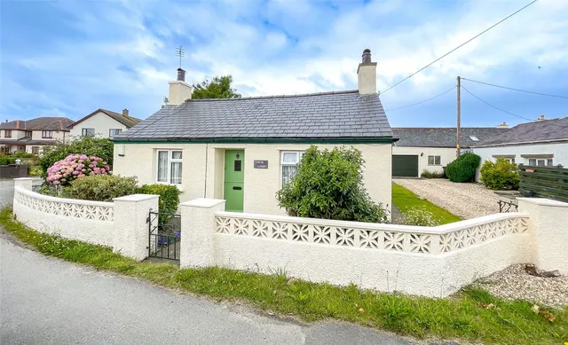 Bryngwran, Holyhead, photo 1