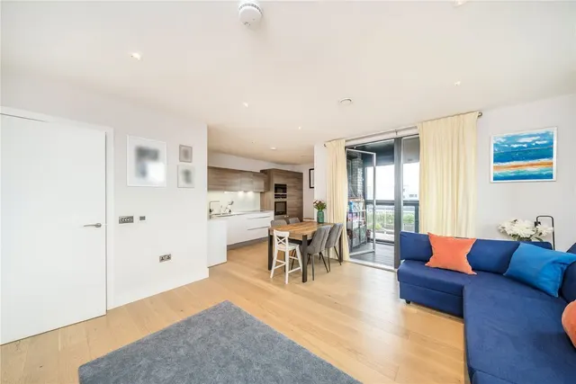 Photo 3 — Gladstone Terrace, Nine Elms