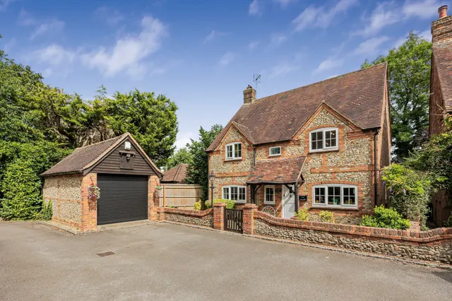 Chiltern Lane, Hazlemere, HP15, photo 1