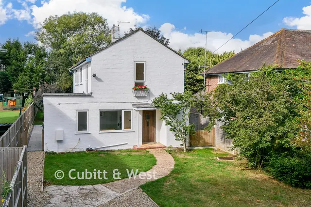Vicarage Lane, Horley, RH6, photo 2