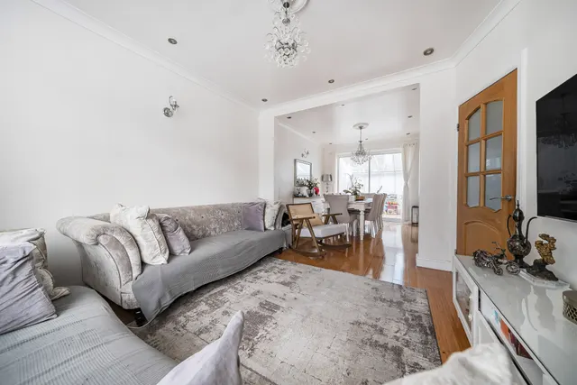 Brownspring Drive, London, SE9, photo 1