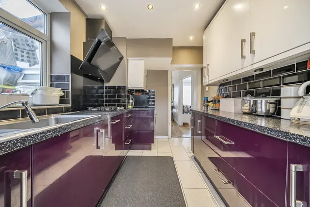 Photo 3 — Brownspring Drive, London, SE9