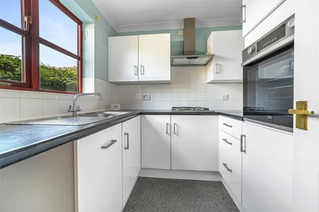 House Under Offer with 2 bedrooms in Saffron Walden, CB10, photo 2