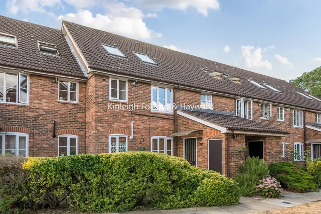 Godolphin Place, Acton, W3, photo 1