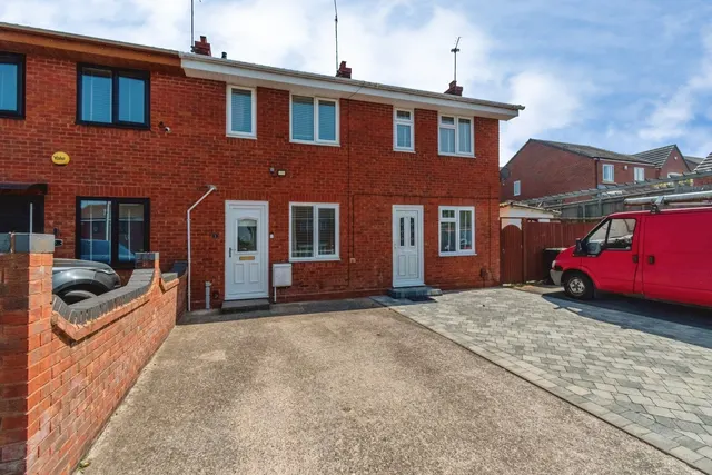 Cheyney Close, Wolverhampton, WV6, photo 1