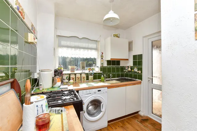 Swanstree Avenue, Sittingbourne, ME10, photo 3