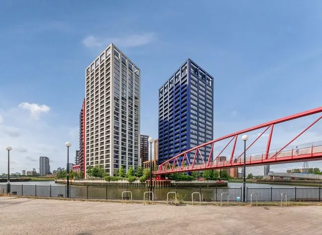 Lyell Street, London City Island, E14, photo 1