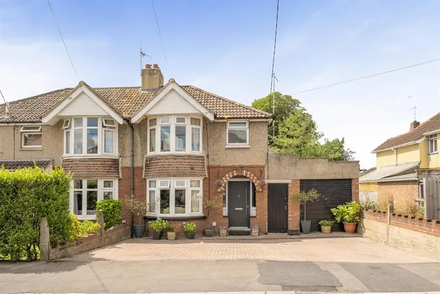 Park Avenue, Chippenham, SN14, photo 1