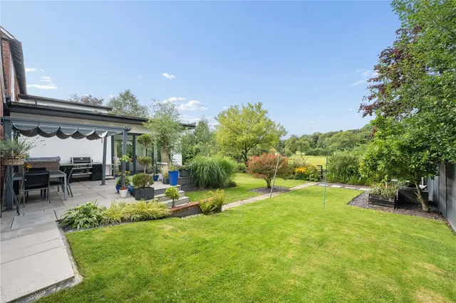 Higham Road, Padiham, BB12, photo 3