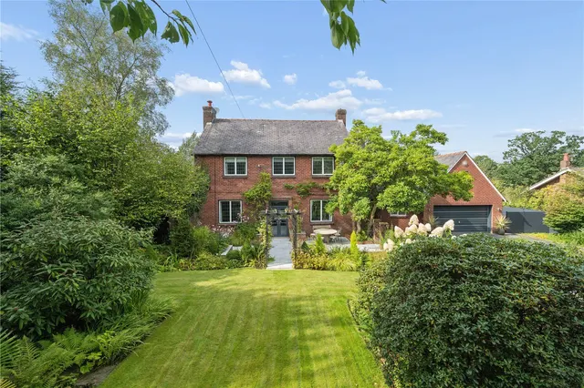 Higham Road, Padiham, BB12, photo 1