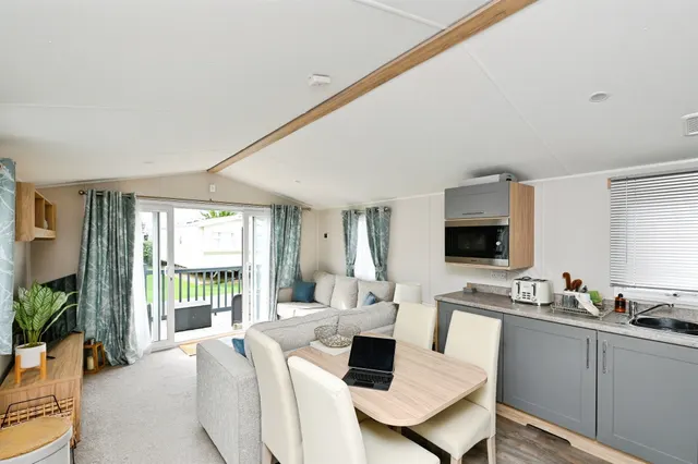 Manor Road, Manor Park, PE36, photo 3