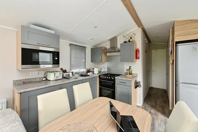 Manor Road, Manor Park, PE36, photo 2