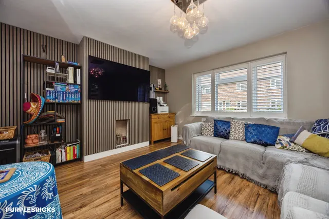 Shaftesbury Road, Woking, GU22, photo 1