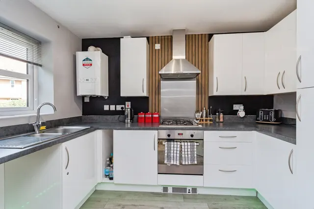 Raxster Drive, Telford, TF2, photo 3