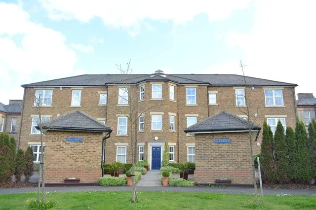 Horton Crescent, Epsom, KT19, photo 1