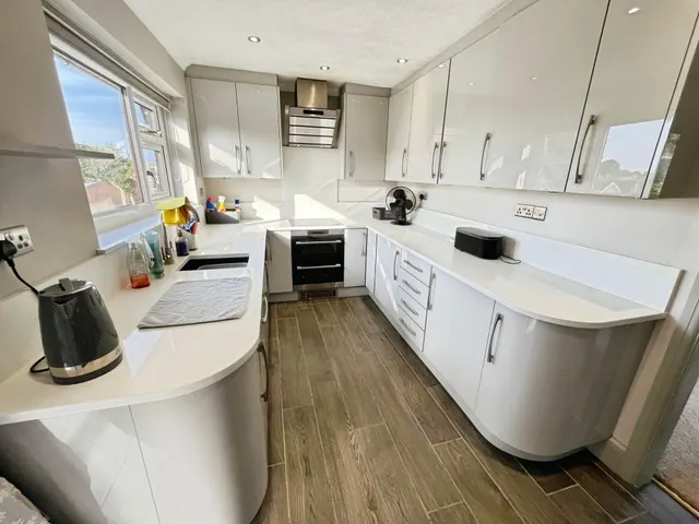 Pear Tree Avenue, Newhall, DE11, photo 3