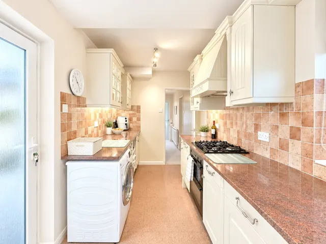 Lang Lane, West Kirby, CH48, photo 3