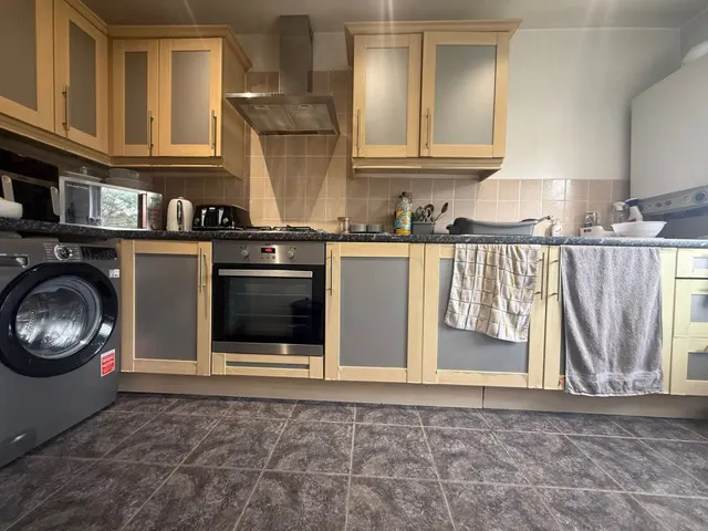 Hatton Grove, West Drayton, UB7, photo 3