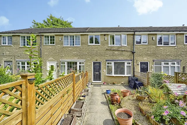 Thorne Street, Holywell Green, Halifax, photo 1