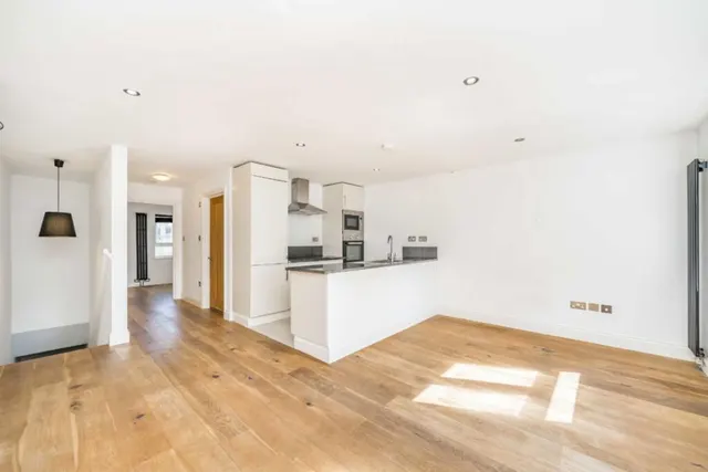 London, NW1, photo 1