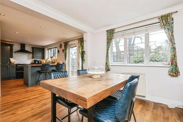 Maple Leaf Drive, Marston Green, B37, photo 2