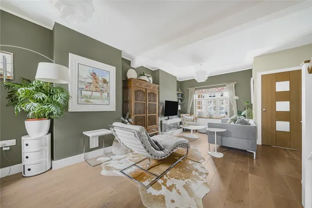 York Road, Teddington, TW11, photo 3
