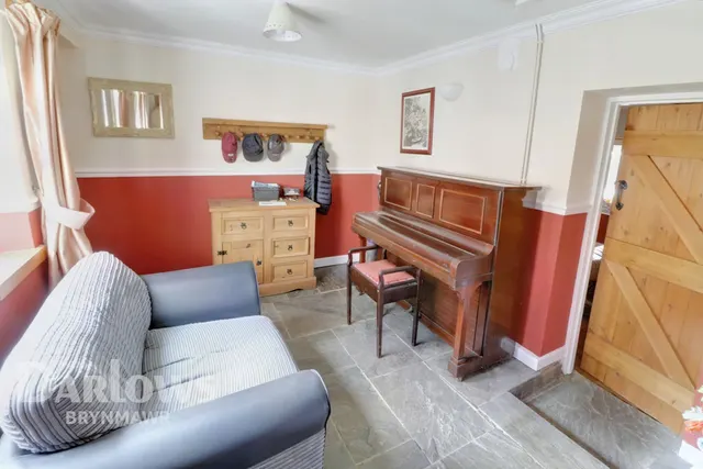 Cwm Farm Road, Six Bells, photo 3