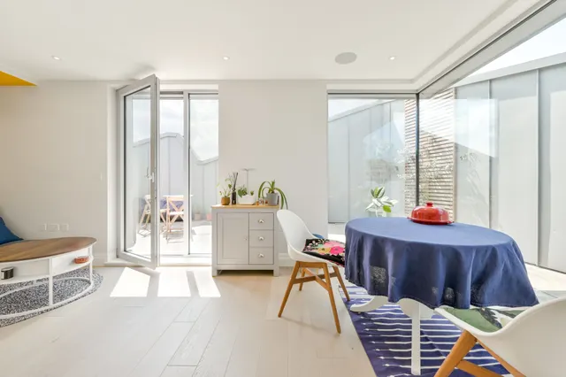 Photo 2 — Apartment 601, 1 Espalier Gardens, LONDON