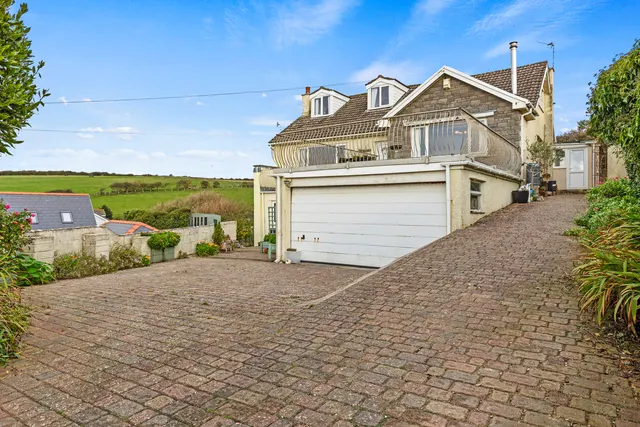 Photo 2 — Palmwydd, Ogmore-by-Sea, Bridgend, CF32