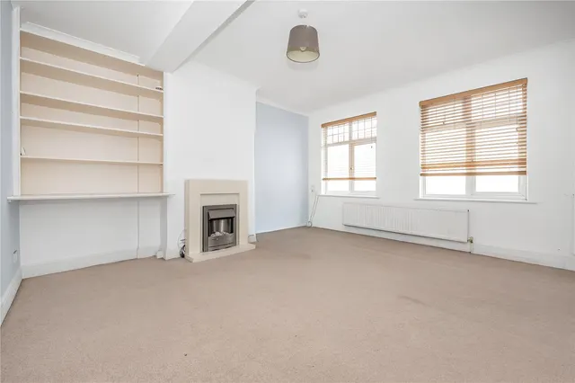 High Street, Whitton, TW2, photo 3
