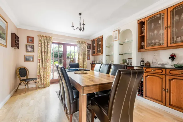 Photo 3 — Coppice Walk, Totteridge, London, N20 8DA