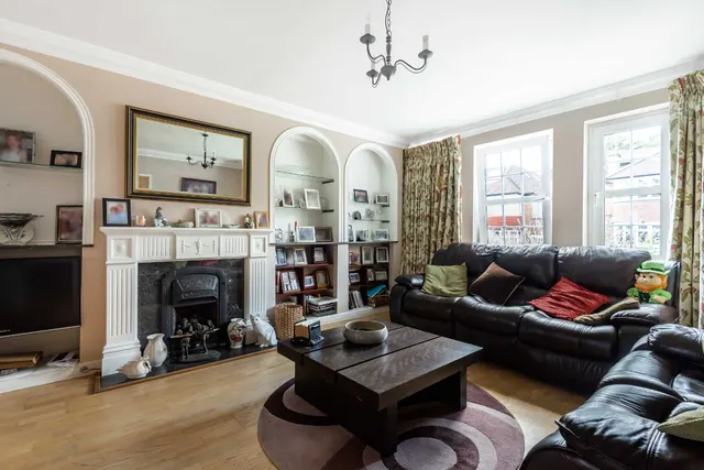Photo 2 — Coppice Walk, Totteridge, London, N20 8DA