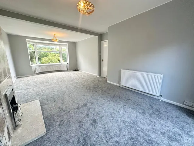 Photo 3 — Hallam Grange Rise, Fulwood, S10 4BG