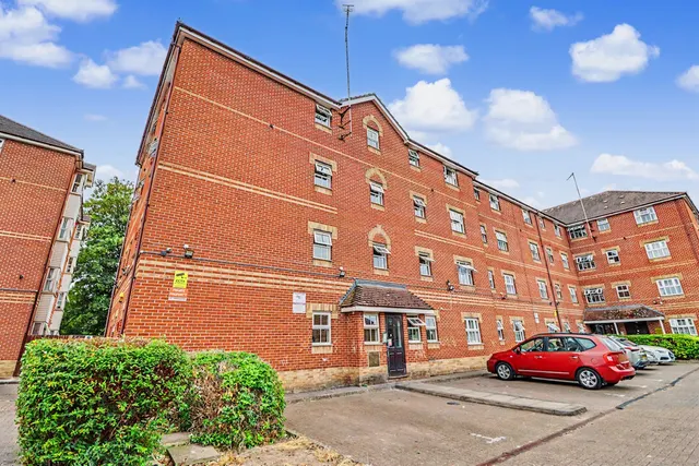 Hyacinth Close, Ilford, IG1, photo 1