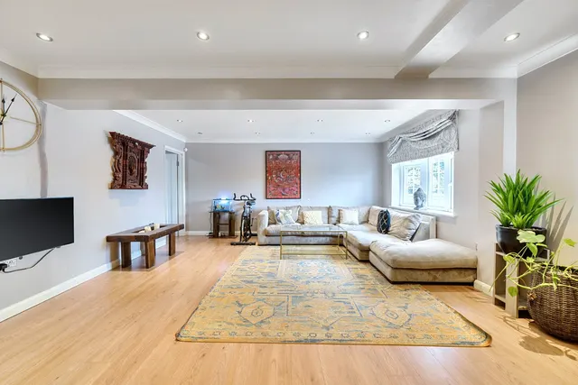 Swakeleys Road, Ickenham Fees Apply, UB10, photo 2