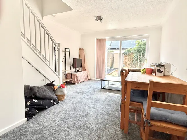 Royal Oak Close, Biggleswade, SG18, photo 3