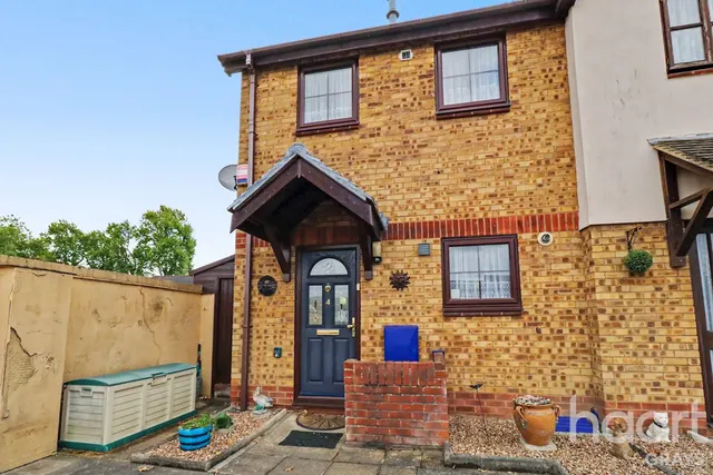 College Road, Grays, RM17, photo 1